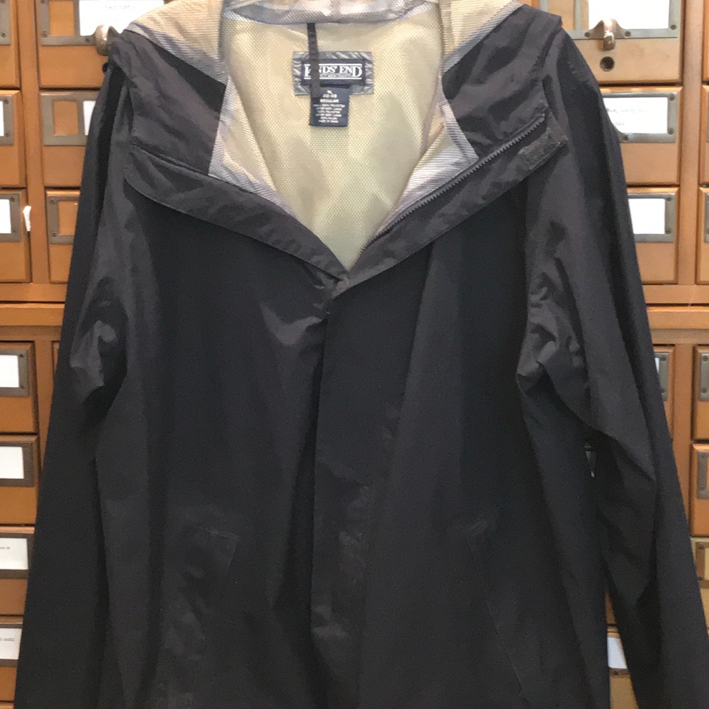 Lands End Gore-Tex Men's XL rain jacket